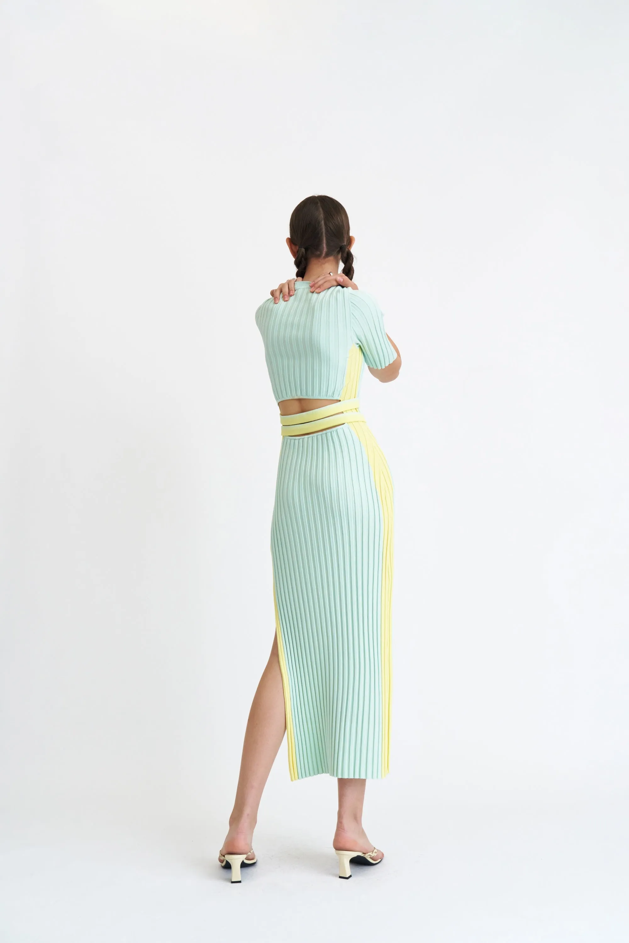 JODIE PLEATED LONG DRESS WITH WAVY SIDE SLIT