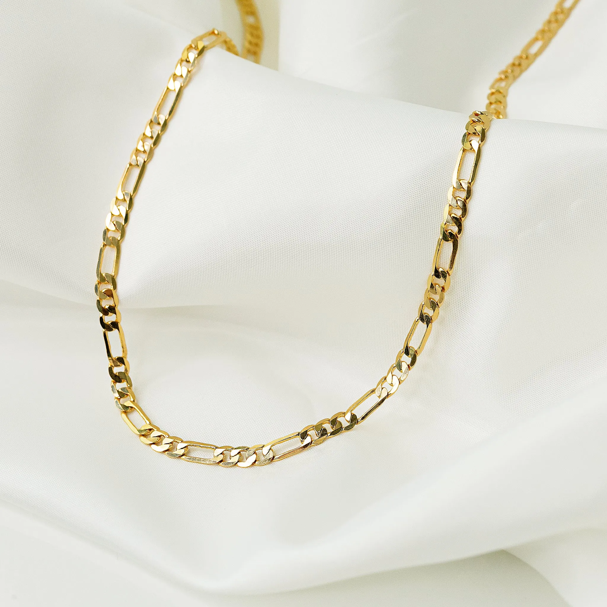 Luxe Beveled Figaro Chain Necklace