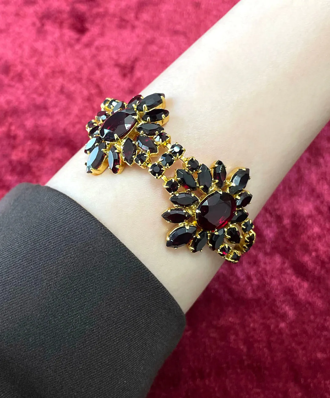 【チェコ買付】ヴィンテージ ダークレッド ビジュー ブレスレット/Vintage Dark Red Bijou Bracelet